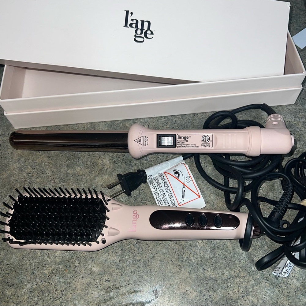 LANGE LOT OF TWO HAIR TOOLS BURSH IRON AND WAVE IRON GUC